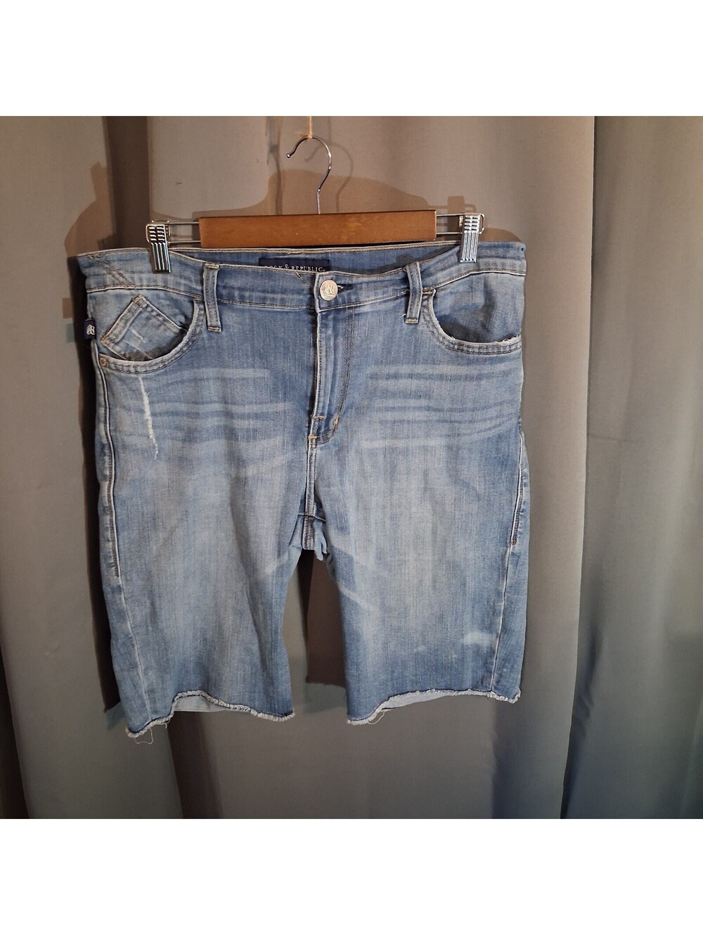 Rock & Republic Kristy Light Blue Denim Shorts Size 16